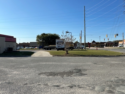 Prime 4.5 Acre Commercial Space in Washington, NC - image 7