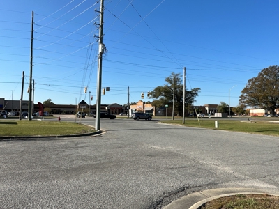 Prime 4.5 Acre Commercial Space in Washington, NC - image 2