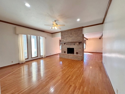 El Dorado Springs Missouri Country Home and Land For Sale - image 23