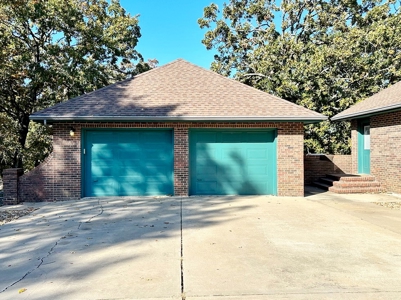 El Dorado Springs Missouri Country Home and Land For Sale - image 4