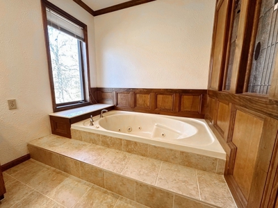 El Dorado Springs Missouri Country Home and Land For Sale - image 34