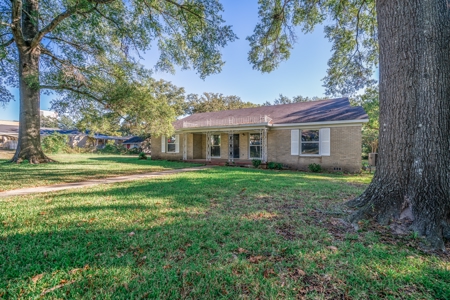 Country Home For Sale in Carthage, TX - image 20