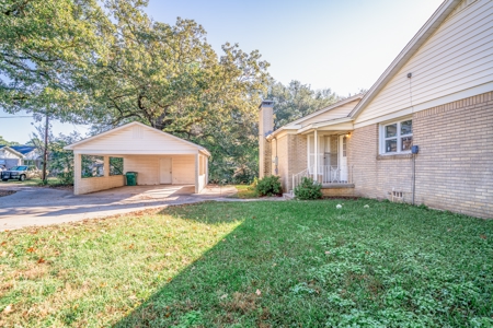 Country Home For Sale in Carthage, TX - image 28