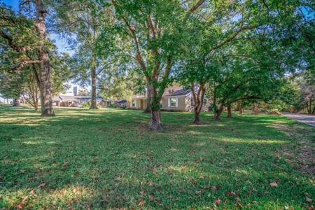 Country Home For Sale in Carthage, TX - image 21