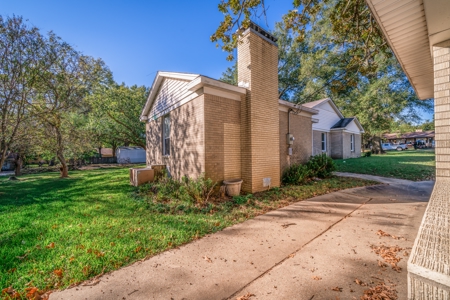 Country Home For Sale in Carthage, TX - image 24