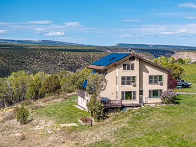 Colorado Home in the Mountains with Income Potential - image 4