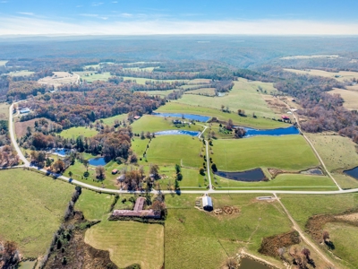 Luxury Ranch for Sale in Morgan County, Tennessee - image 36