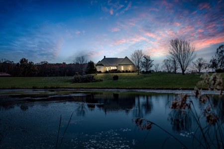 Luxury Ranch for Sale in Morgan County, Tennessee - image 3