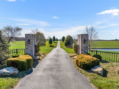 Luxury Ranch for Sale in Morgan County, Tennessee - image 1