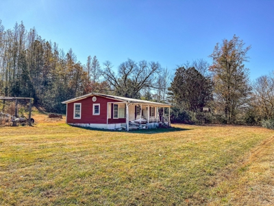 Country Home for Sale in Giles County, Tennessee - image 2