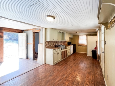 Country Home for Sale in Giles County, Tennessee - image 4