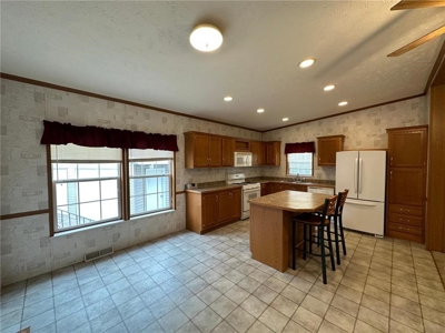 3 Bedroom/2 Bath Manufactured Home For Sale in Hinckley MN - image 4