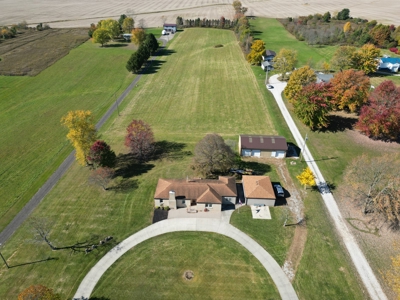 Ranch home and pole barn on 5 acres in Licking County - image 4