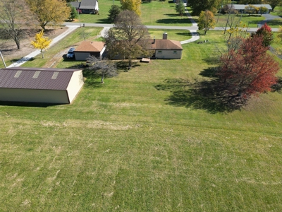 Ranch home and pole barn on 5 acres in Licking County - image 2