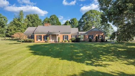 Colonial Style Home for Sale in Pulaski County VA - image 40