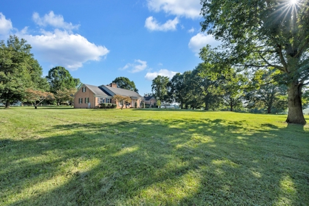 Colonial Style Home for Sale in Pulaski County VA - image 44