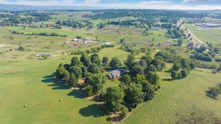 Colonial Style Home for Sale in Pulaski County VA - image 20