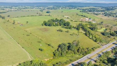 Colonial Style Home for Sale in Pulaski County VA - image 31
