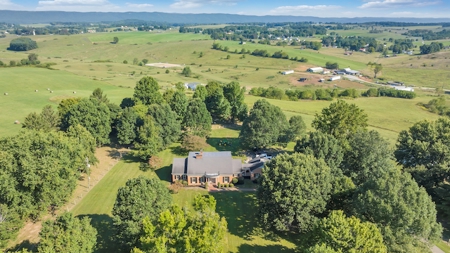 Colonial Style Home for Sale in Pulaski County VA - image 39