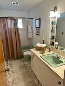 Brick Ranch Home For Sale In Bluefield VA - image 18