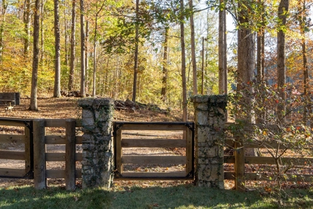 Luxurious Farmstead in Franklin, Tennessee - image 34