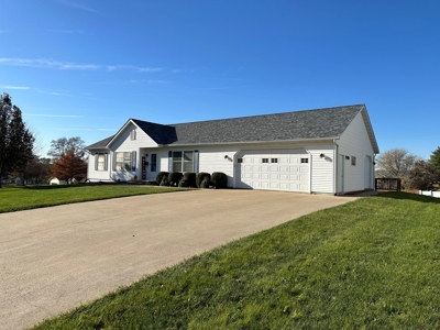 Spacious Albia Home For Sale - image 2