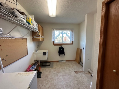 Spacious Albia Home For Sale - image 21