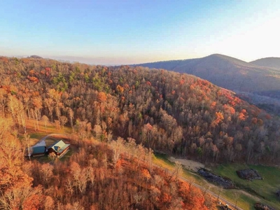 Log Cabin With 26 Acres For Sale Overlooking New River In VA - image 6
