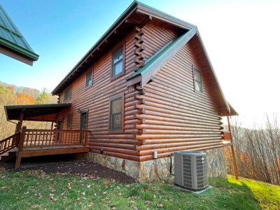 Log Cabin With 26 Acres For Sale Overlooking New River In VA - image 8