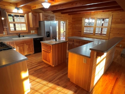 Log Cabin With 26 Acres For Sale Overlooking New River In VA - image 10
