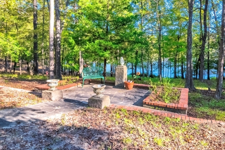 Waterfront Holly Lake Ranch East Texas  4/3.5/3 On 2 Acres - image 50