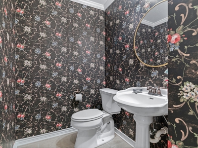 Waterfront Holly Lake Ranch East Texas  4/3.5/3 On 2 Acres - image 26