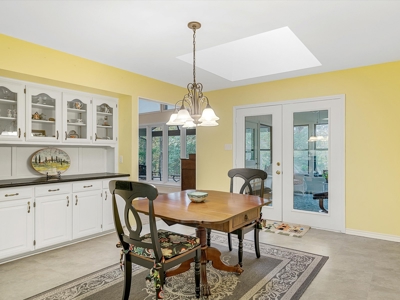 Waterfront Holly Lake Ranch East Texas  4/3.5/3 On 2 Acres - image 18