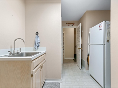 Waterfront Holly Lake Ranch East Texas  4/3.5/3 On 2 Acres - image 28