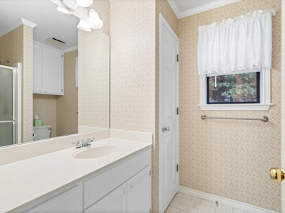 Waterfront Holly Lake Ranch East Texas  4/3.5/3 On 2 Acres - image 37