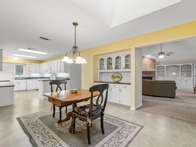 Waterfront Holly Lake Ranch East Texas  4/3.5/3 On 2 Acres - image 17