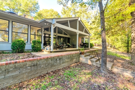Waterfront Holly Lake Ranch East Texas  4/3.5/3 On 2 Acres - image 44