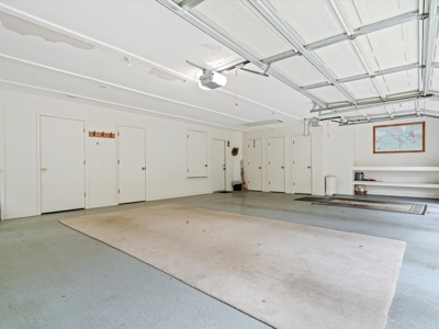 Waterfront Holly Lake Ranch East Texas  4/3.5/3 On 2 Acres - image 42