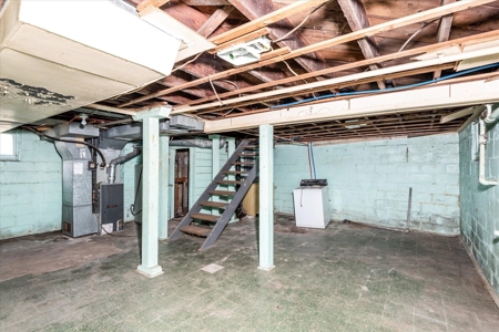 Home For Sale In Council Bluffs, Iowa - image 6