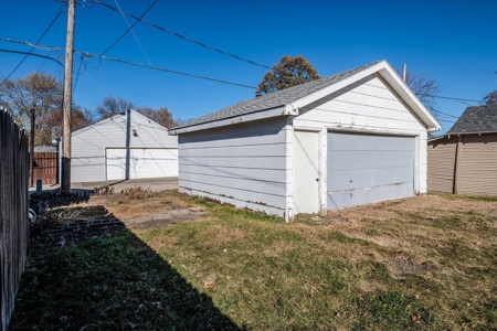 Home For Sale In Council Bluffs, Iowa - image 12