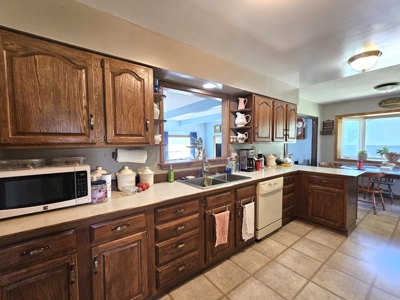 Hobby Farm 3 bedroom 1.5 bath home for sale in Glendive - image 6