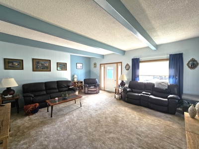 Hobby Farm 3 bedroom 1.5 bath home for sale in Glendive - image 4