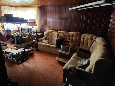 3 Bed, 2 Bath Home in Town, Walk-In Garage and Basement - image 6