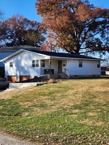 3 Bed, 2 Bath Home in Town, Walk-In Garage and Basement - image 1