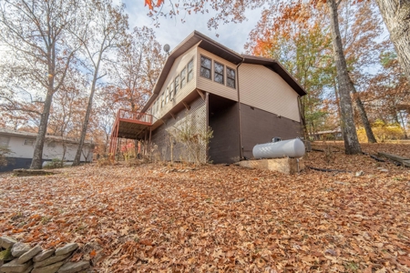 Lakefront Home in Cherokee Village, Arkansas - image 13