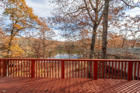 Lakefront Home in Cherokee Village, Arkansas - image 3
