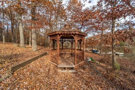 Lakefront Home in Cherokee Village, Arkansas - image 11