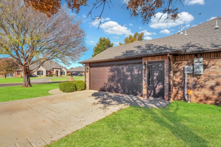 Home For Sale In Elk City, Oklahoma - image 5