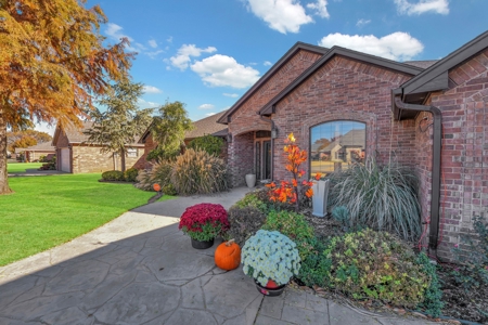 Home For Sale In Elk City, Oklahoma - image 7