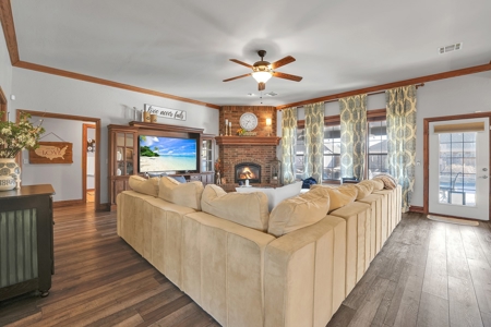 Home For Sale In Elk City, Oklahoma - image 12